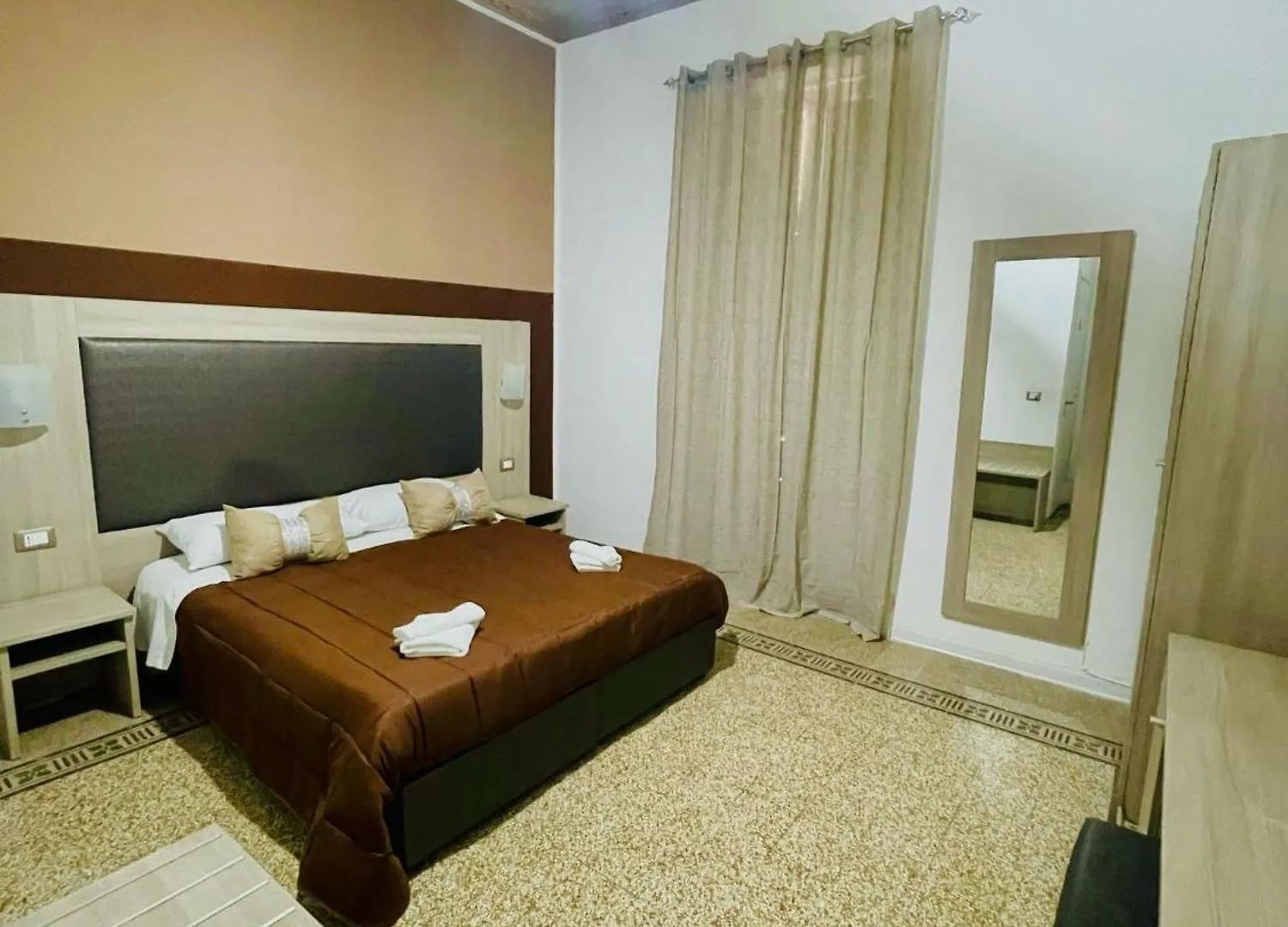 Balarm - Hostel And Bar Palermo 0*,  Italien